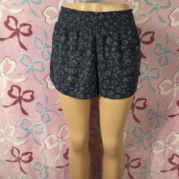 Gapbody Blue Casual Spring Lounge Floral Shorts Size Medium - Picture 1 of 7